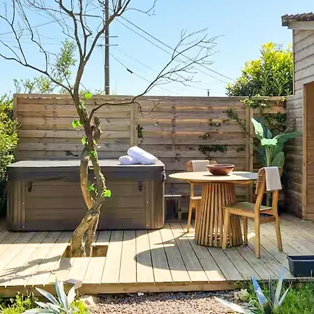 1 Bedroom Stunning In * Escames