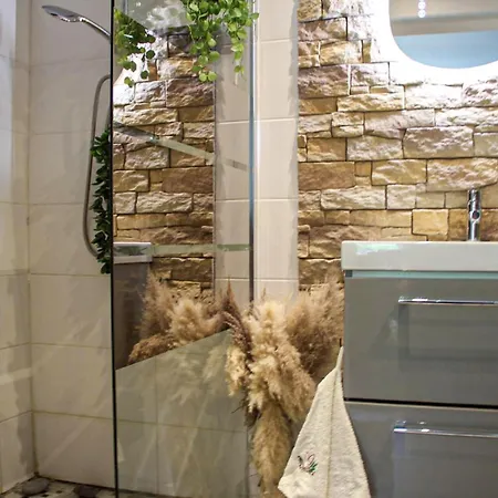 بيت للعطل 1 Bedroom Stunning In *