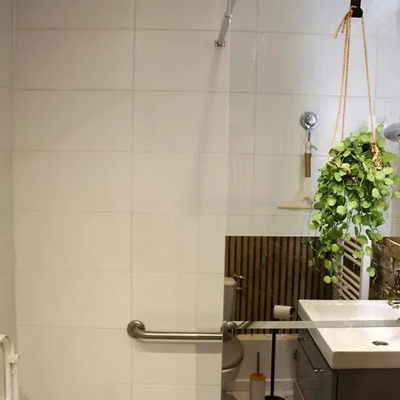 1 Bedroom Stunning In بيت للعطل